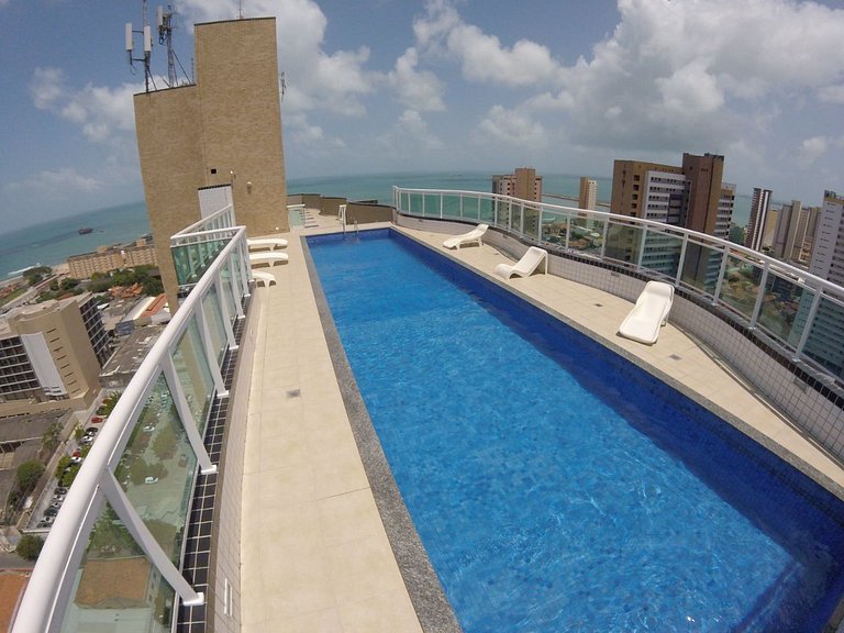 Apê renovado com vista mar em Iracema