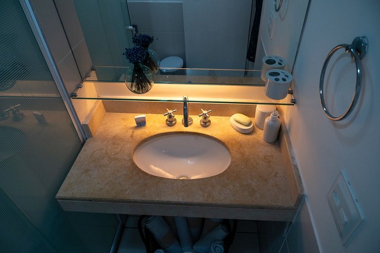 Beautiful apartment, condominium in front of the sea beach L