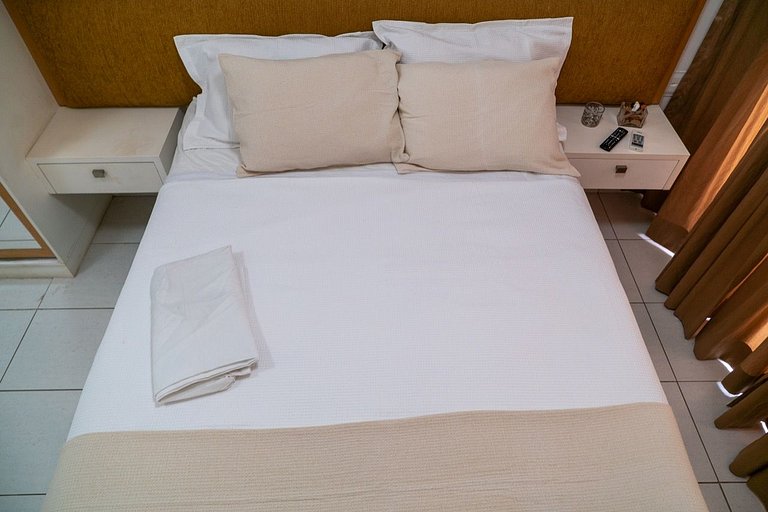 Beautiful apartment, condominium in front of the sea beach L