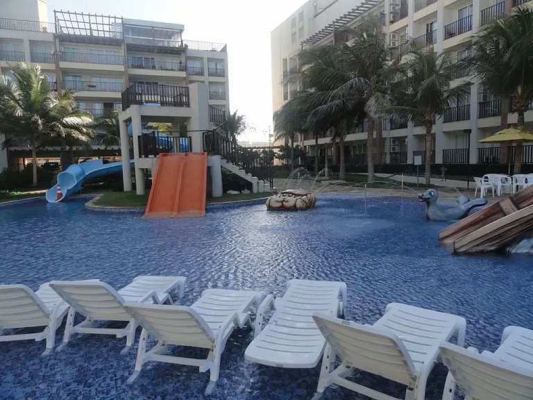 Beautiful apartment, condominium in front of the sea beach L