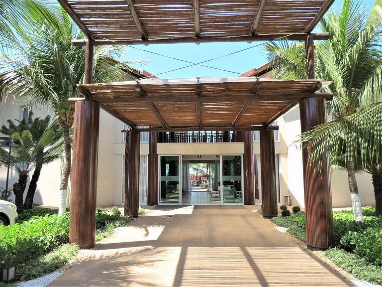 Beautiful apartment, condominium in front of the sea beach L