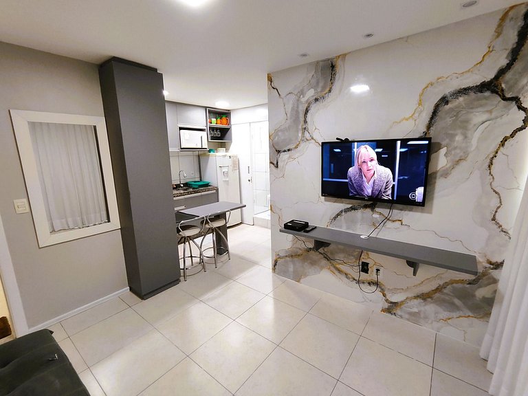 Apê renovado com vista mar em Iracema