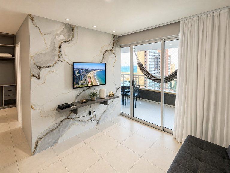 Apê renovado com vista mar em Iracema