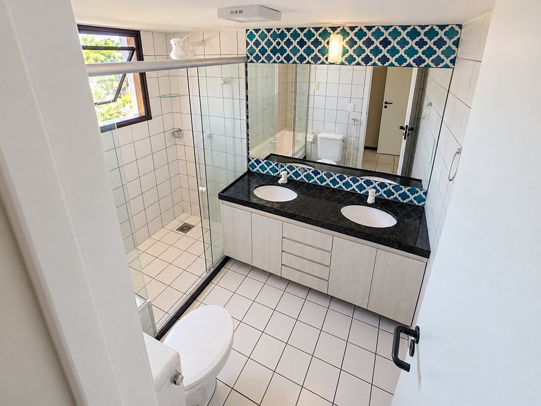 Beautiful apartment, condominium by the sea!