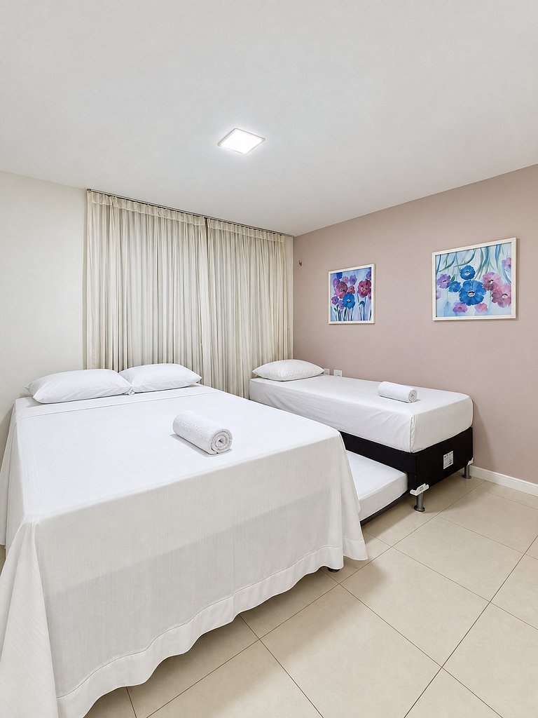 Cobertura no Golf Ville deck privativo com jacuzzi e churras
