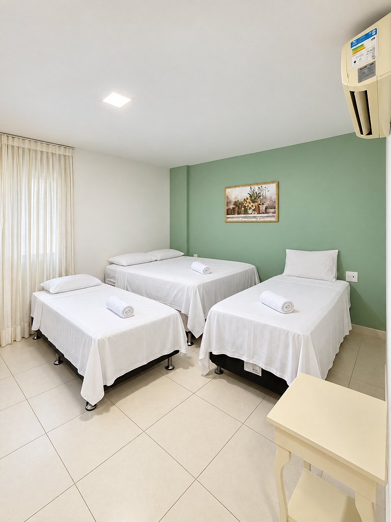 Cobertura no Golf Ville deck privativo com jacuzzi e churras