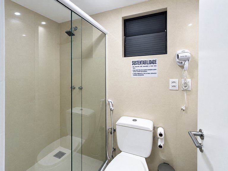 Flat moderno, 2 quartos dentro de hotel famoso